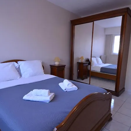 4 Personnes Quartier Riquier Nice